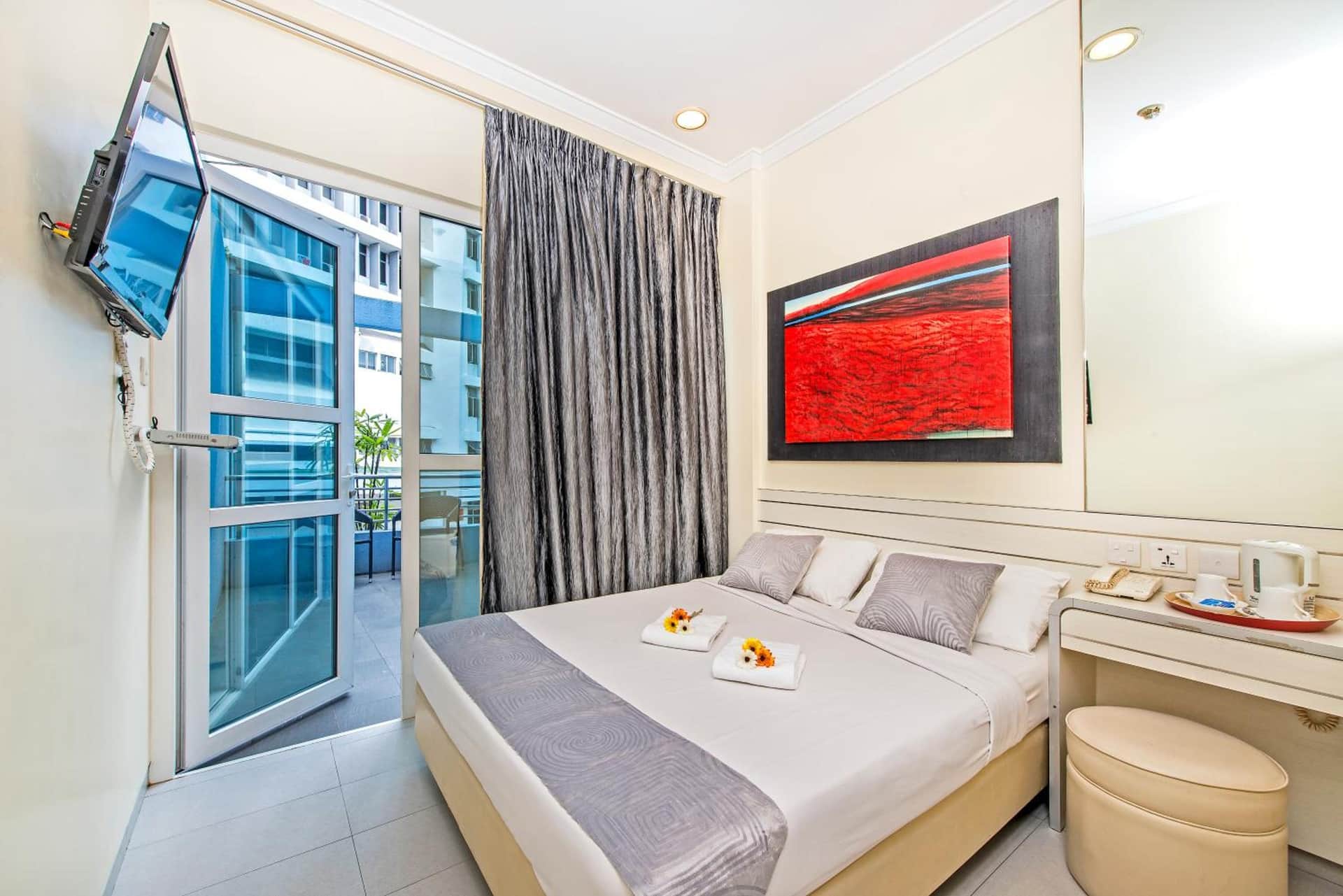Hotel 81 Elegance