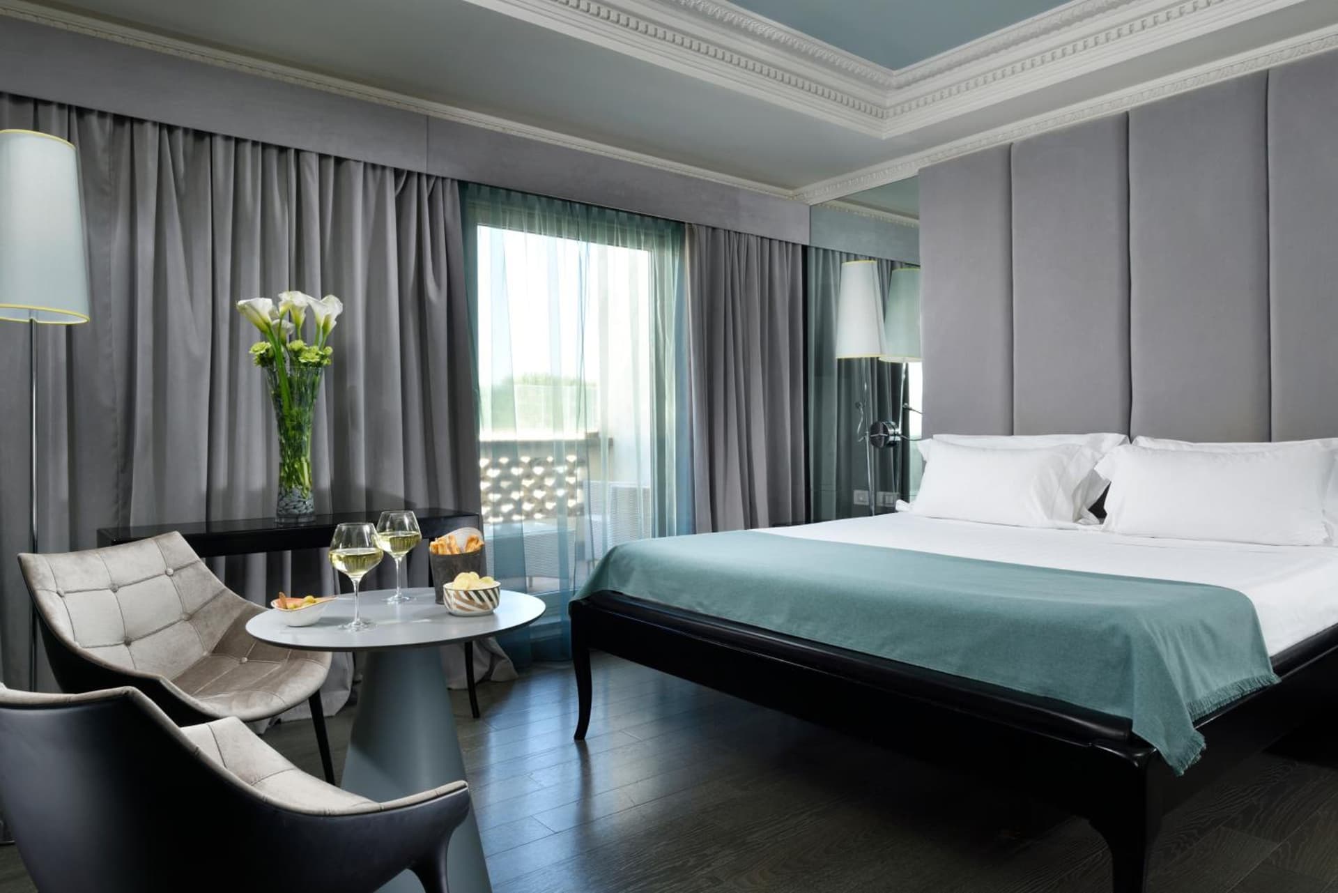 Leon's Place Hotel