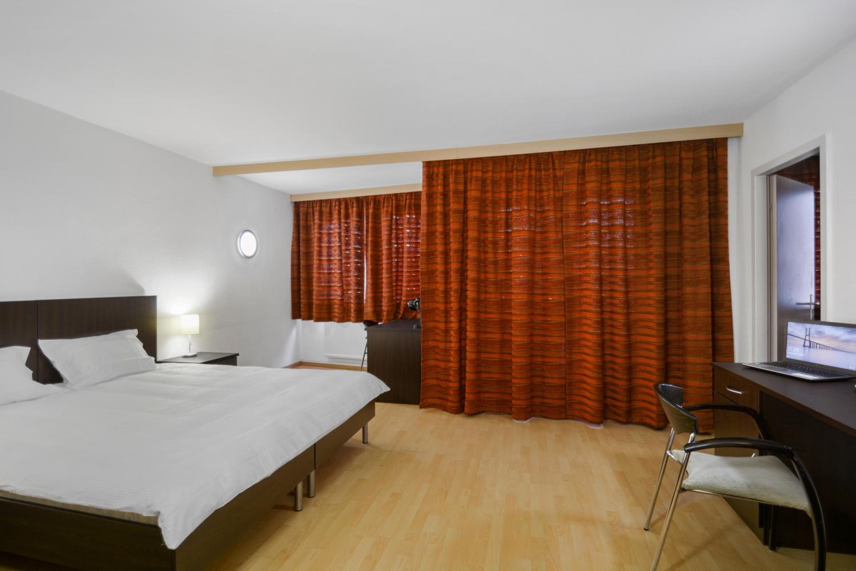 Neuchatel City Hotel