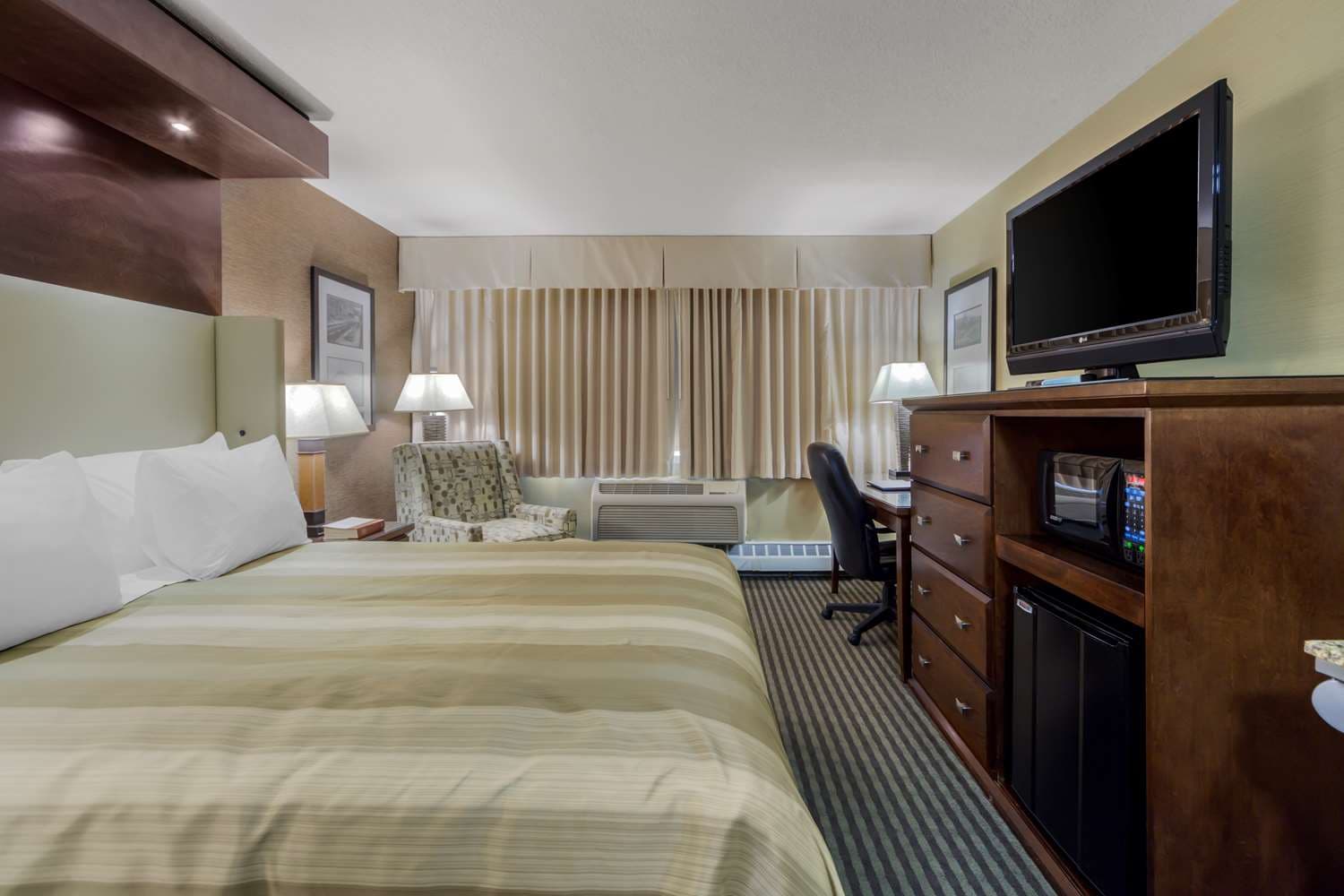 Best Western Premier Denham Inn & Suites