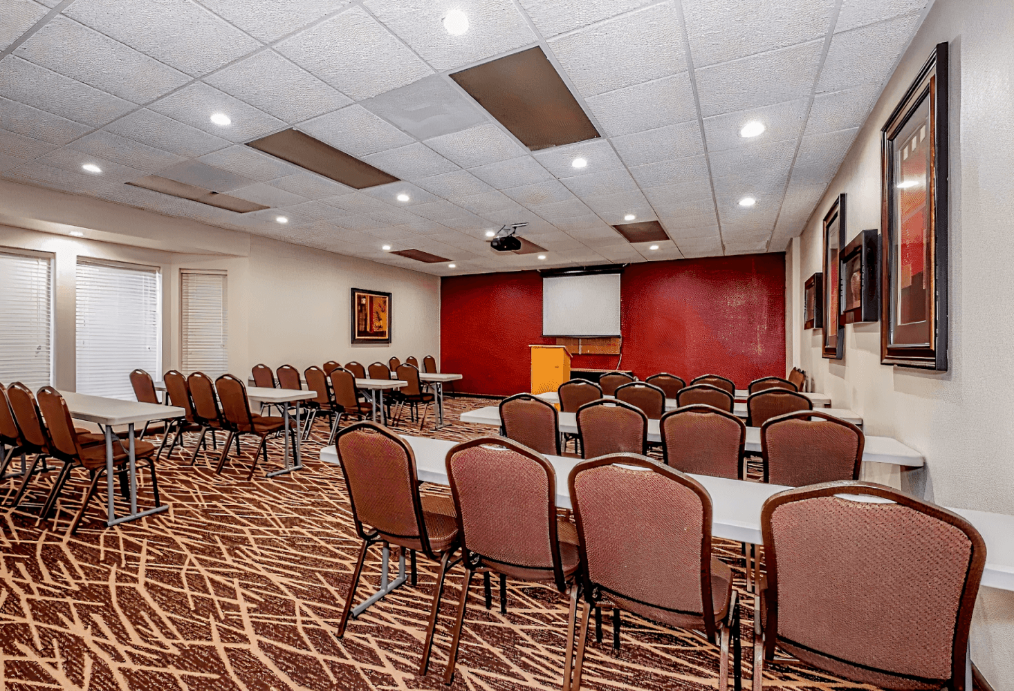 Red Roof Plus & Suites Knoxville West - Cedar Bluff