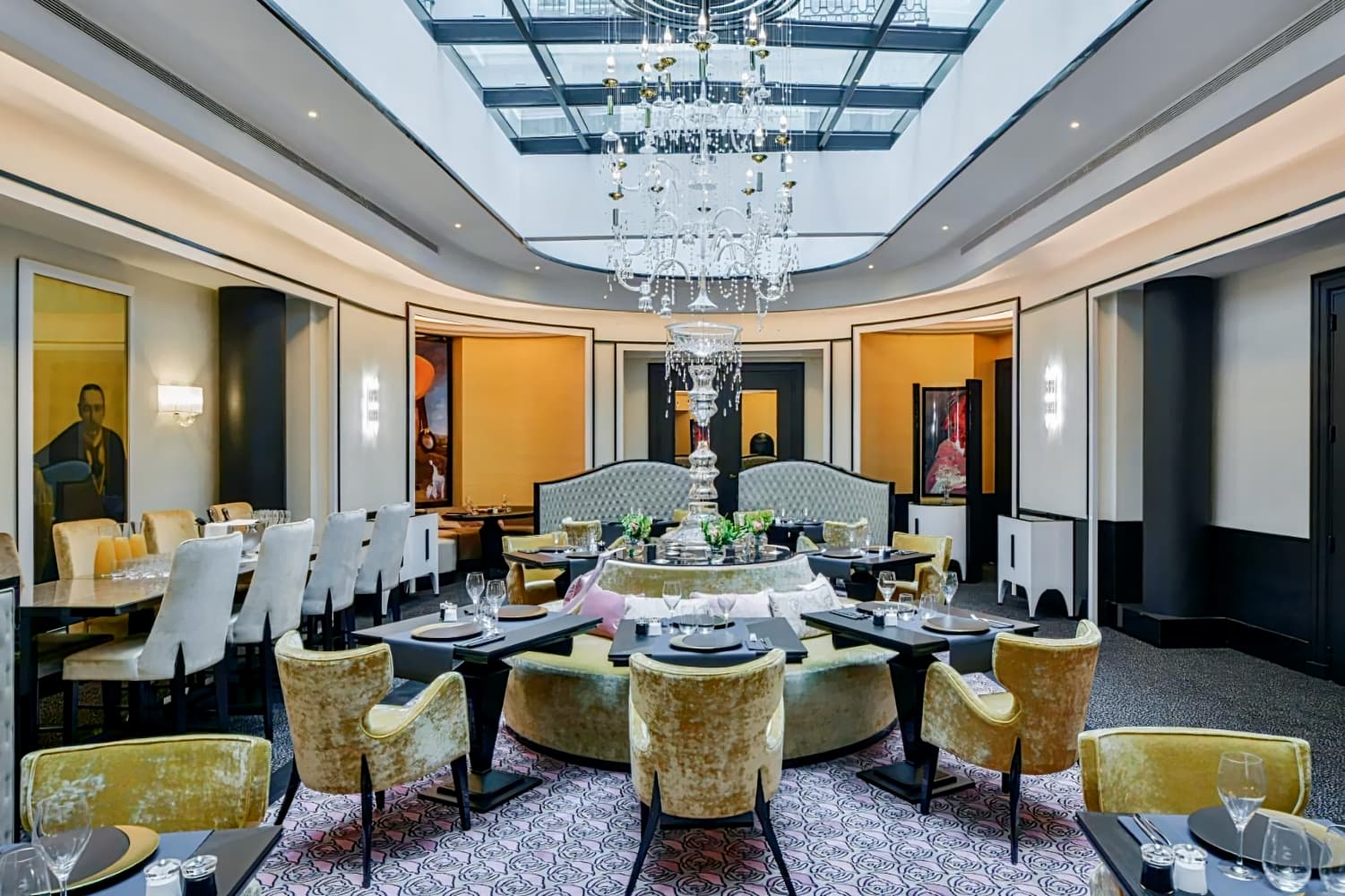 Maison Astor Paris, Curio Collection by Hilton