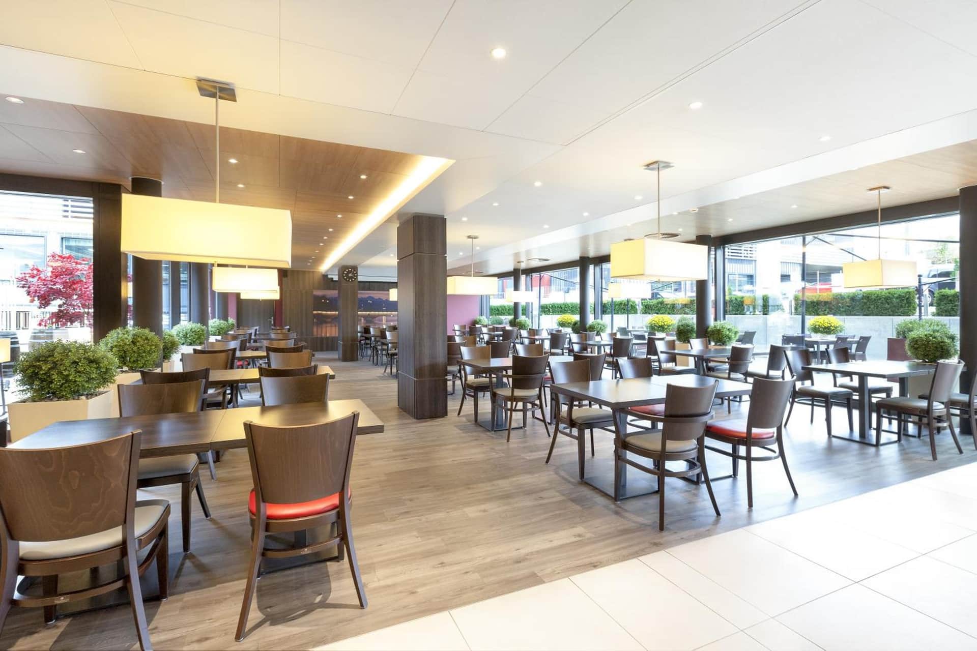Holiday Inn Express Zürich Airport, an IHG Hotel