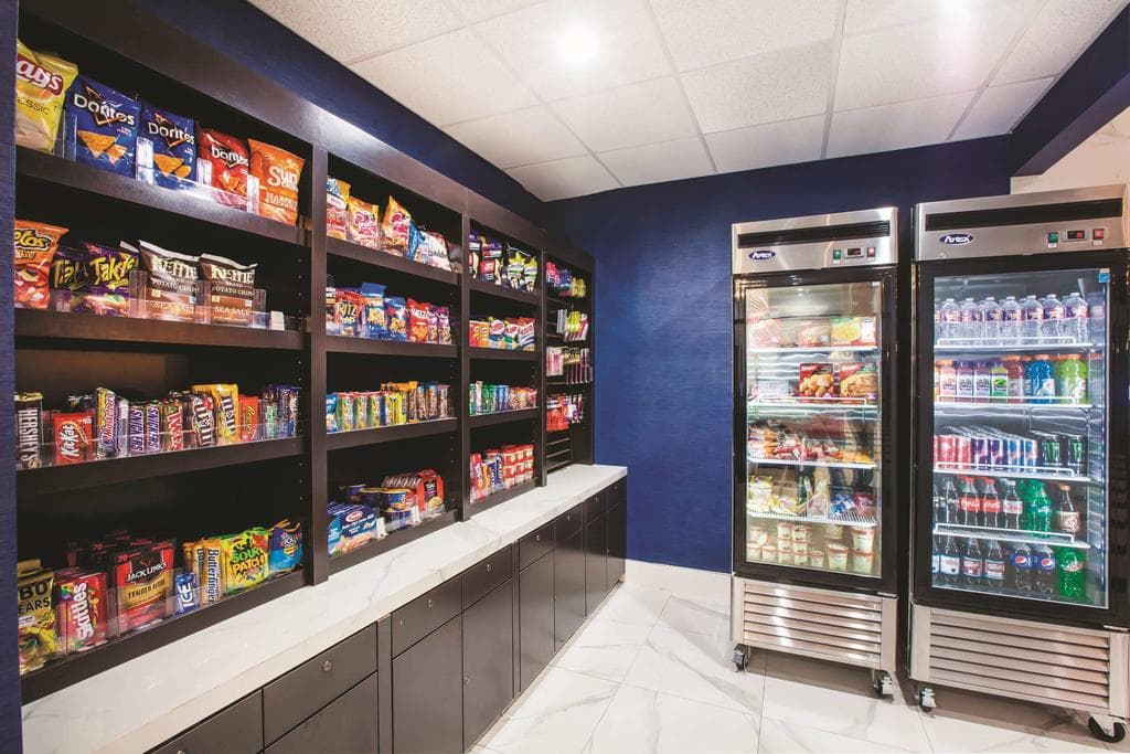 La Quinta Inn & Suites by Wyndham Dallas Downtown