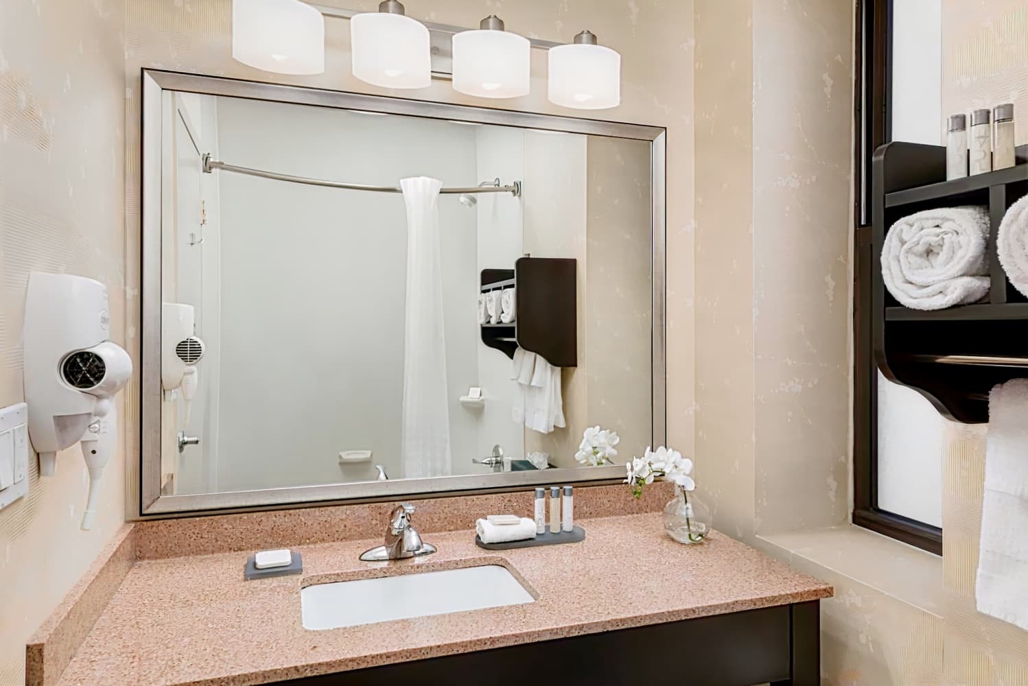 The Hotel at Fifth Avenue