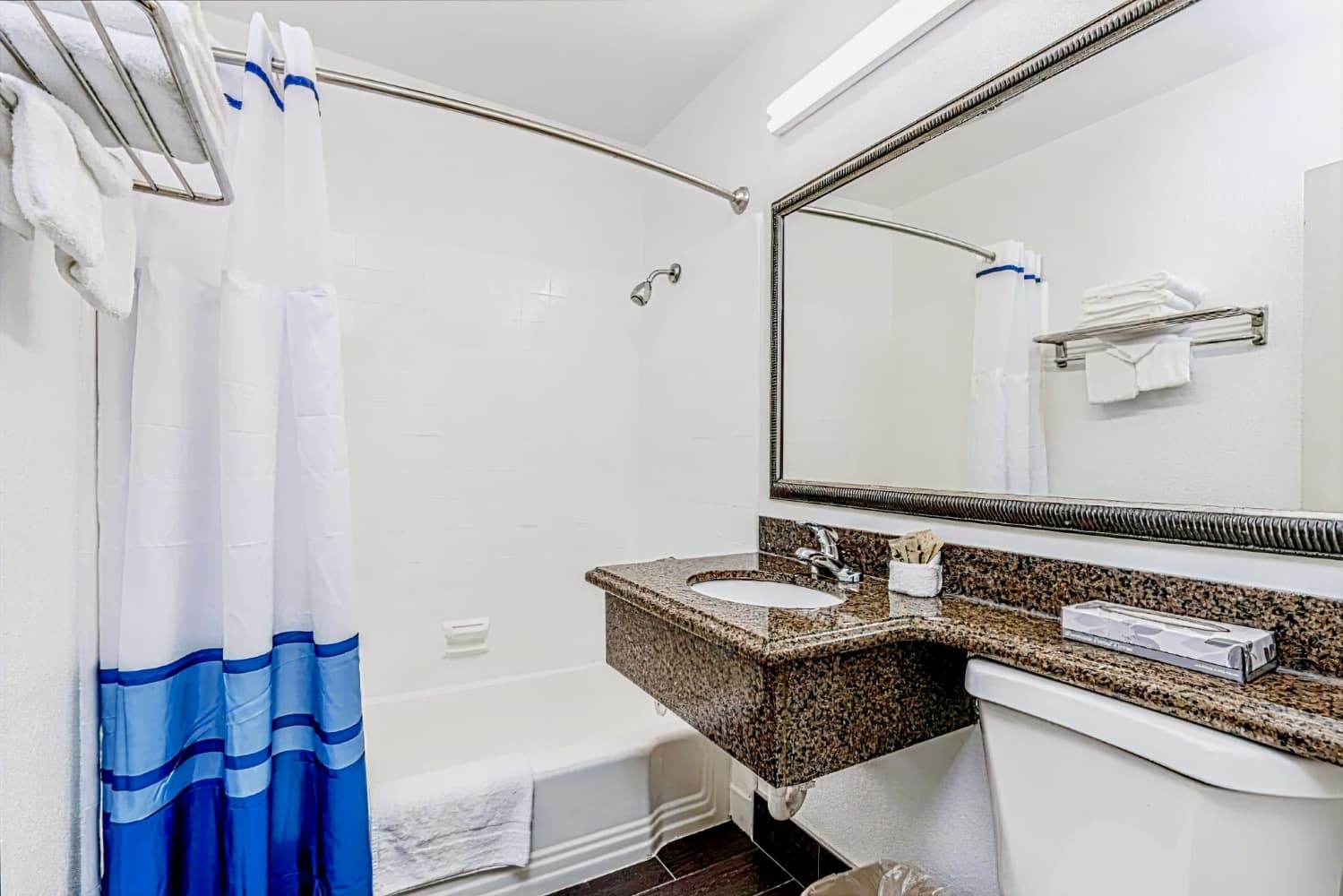 Pacific Inn and Suites-Convention Center-Gaslamp-Seaworld