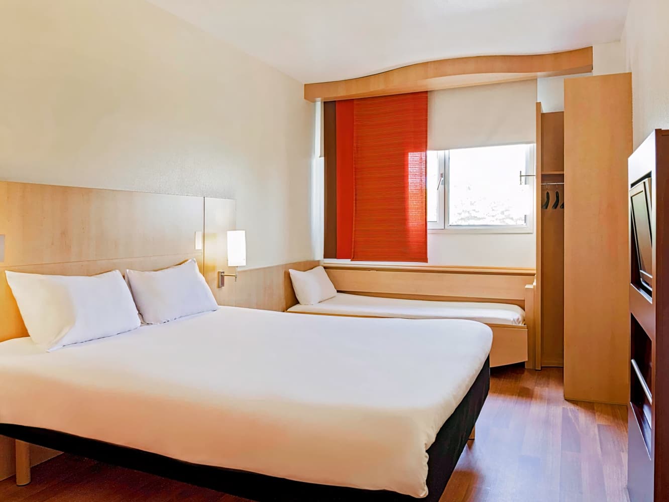 ibis Barcelona Plaza Glòries 22