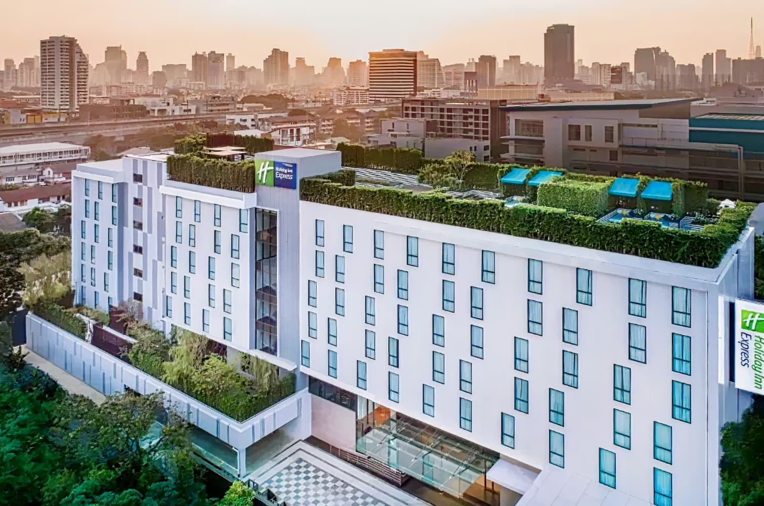 Holiday Inn Express Bangkok Soi Soonvijai, an IHG Hotel