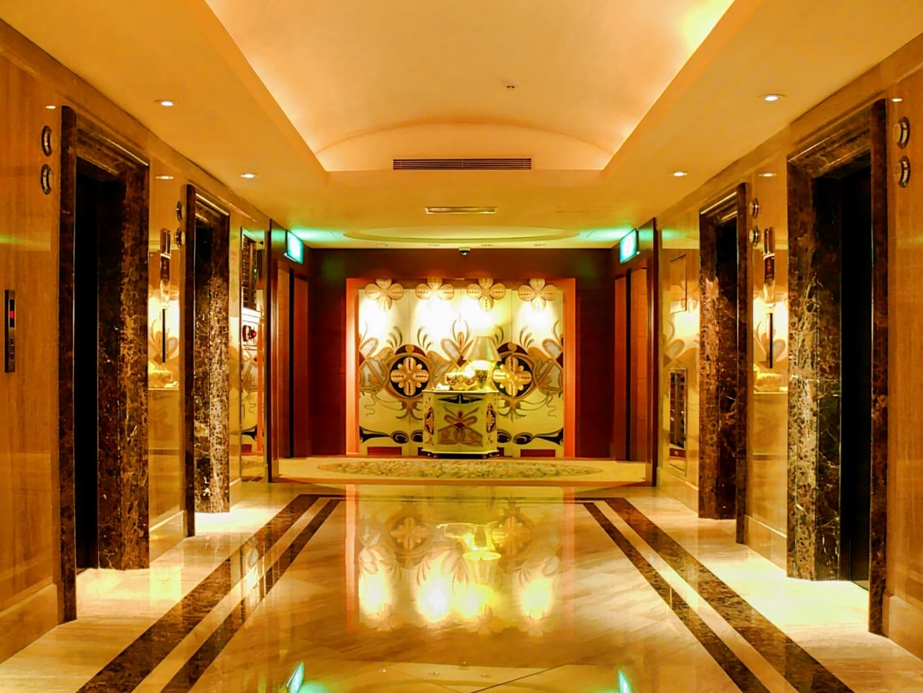 尊爵大飯店 Monarch Plaza Hotel