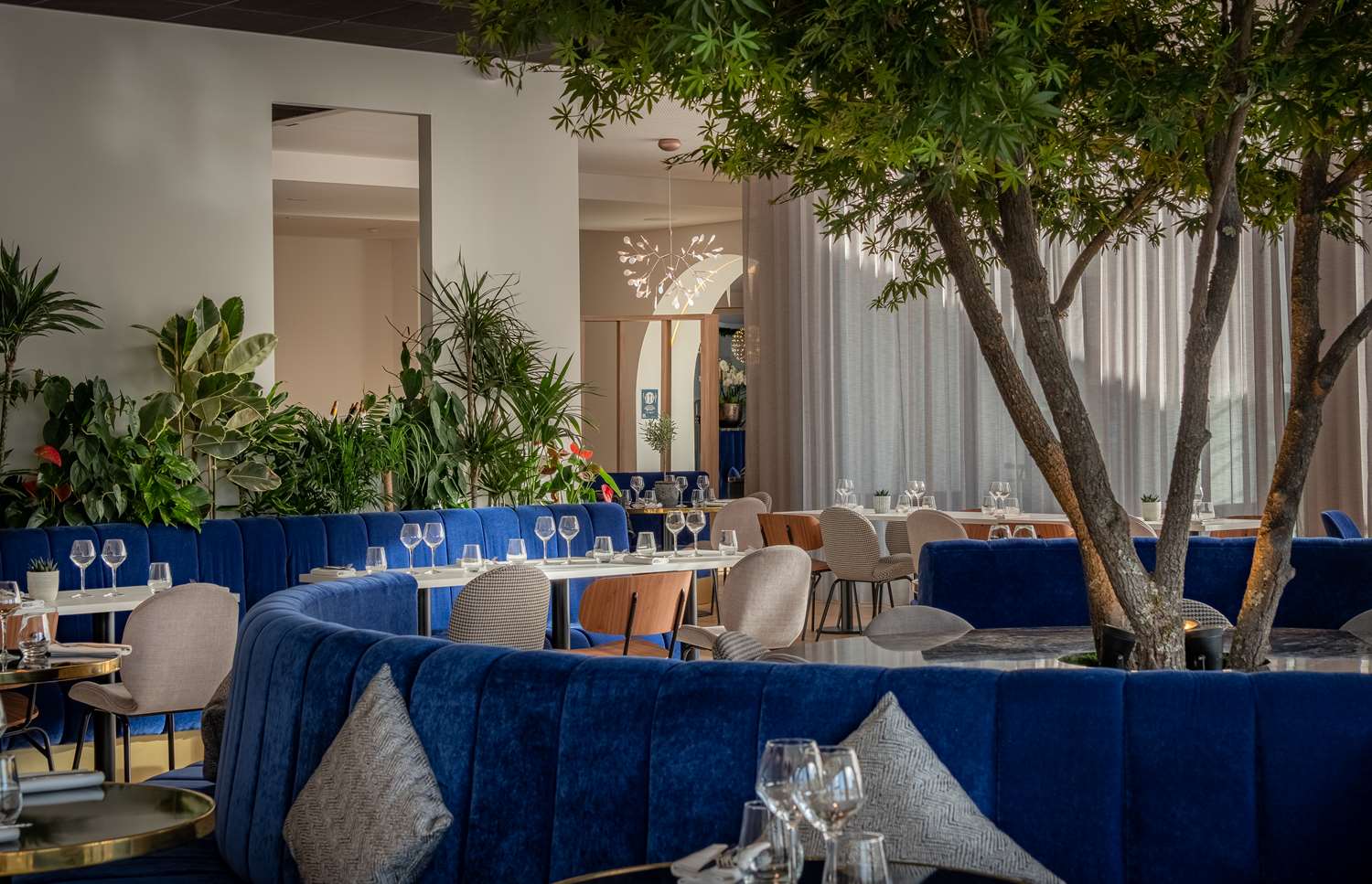 Golden Tulip Lyon Ouest Techlid Hotel & Spa