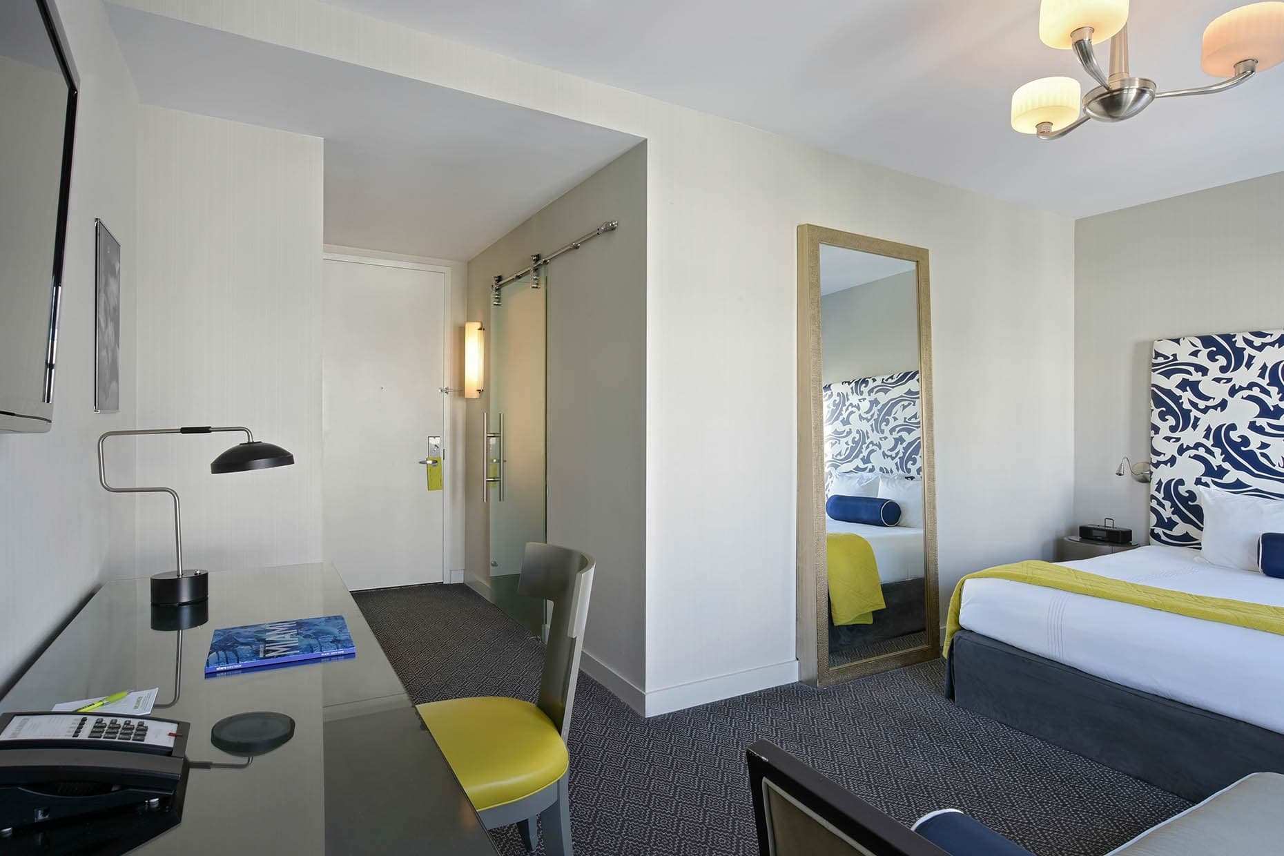 Hotel Breakwater South Beach