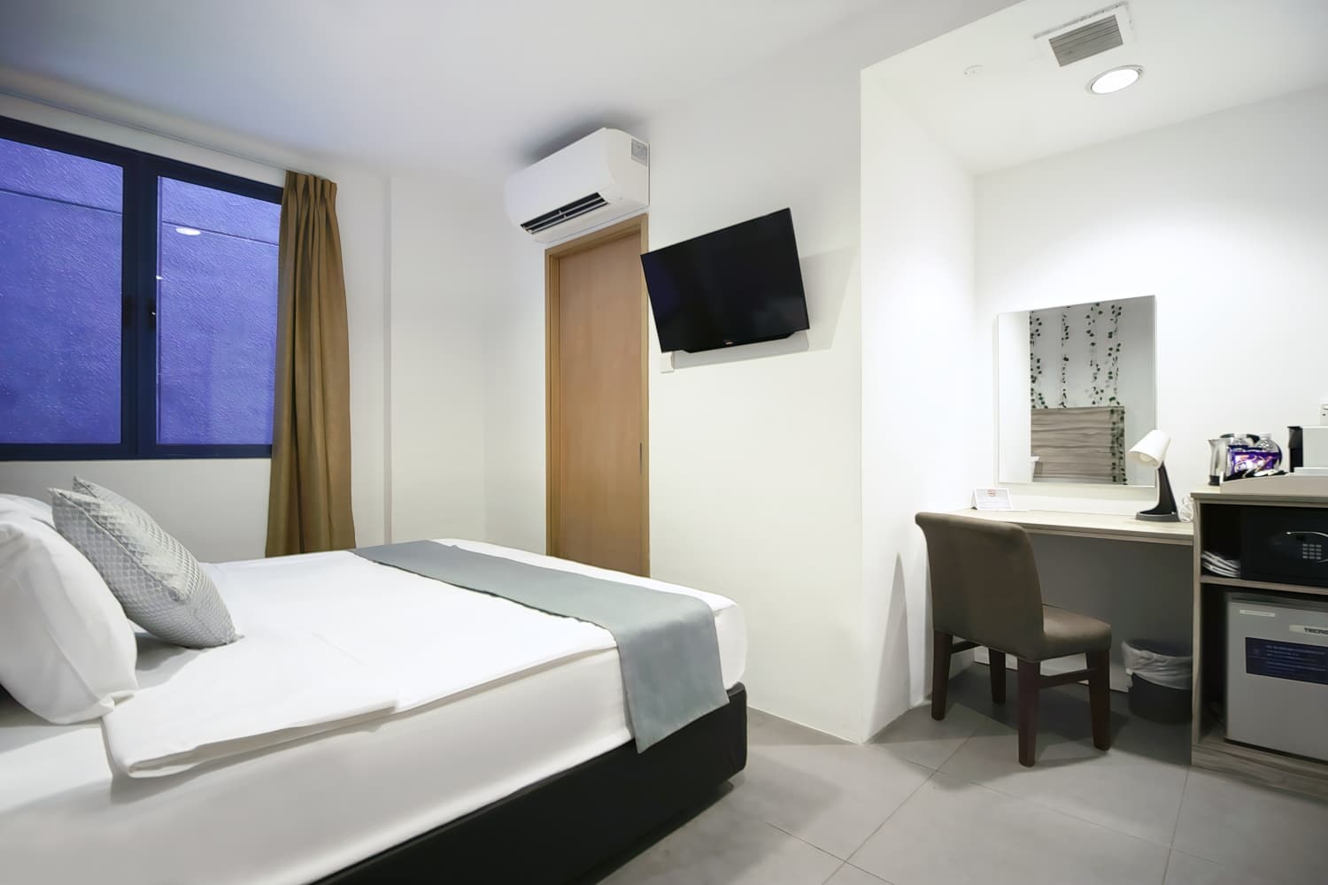 Victoria Hotel, a NuVe Group Collection