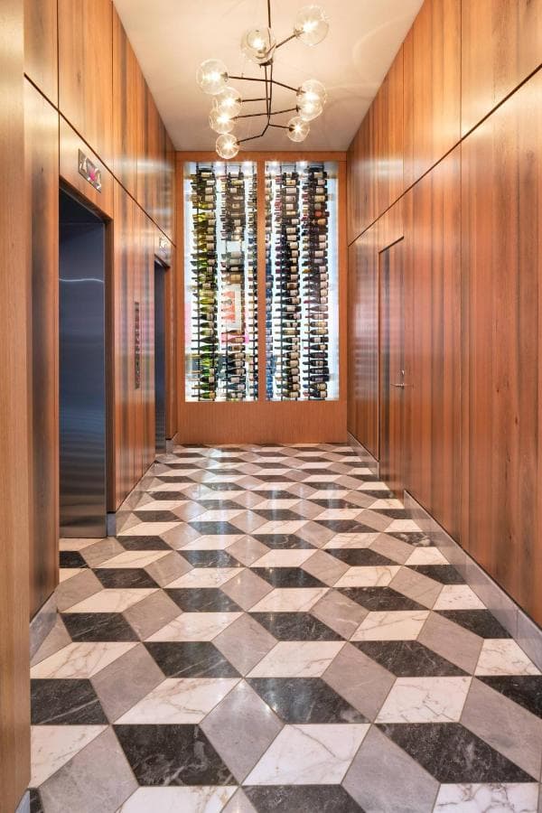 Le Méridien Columbus, The Joseph