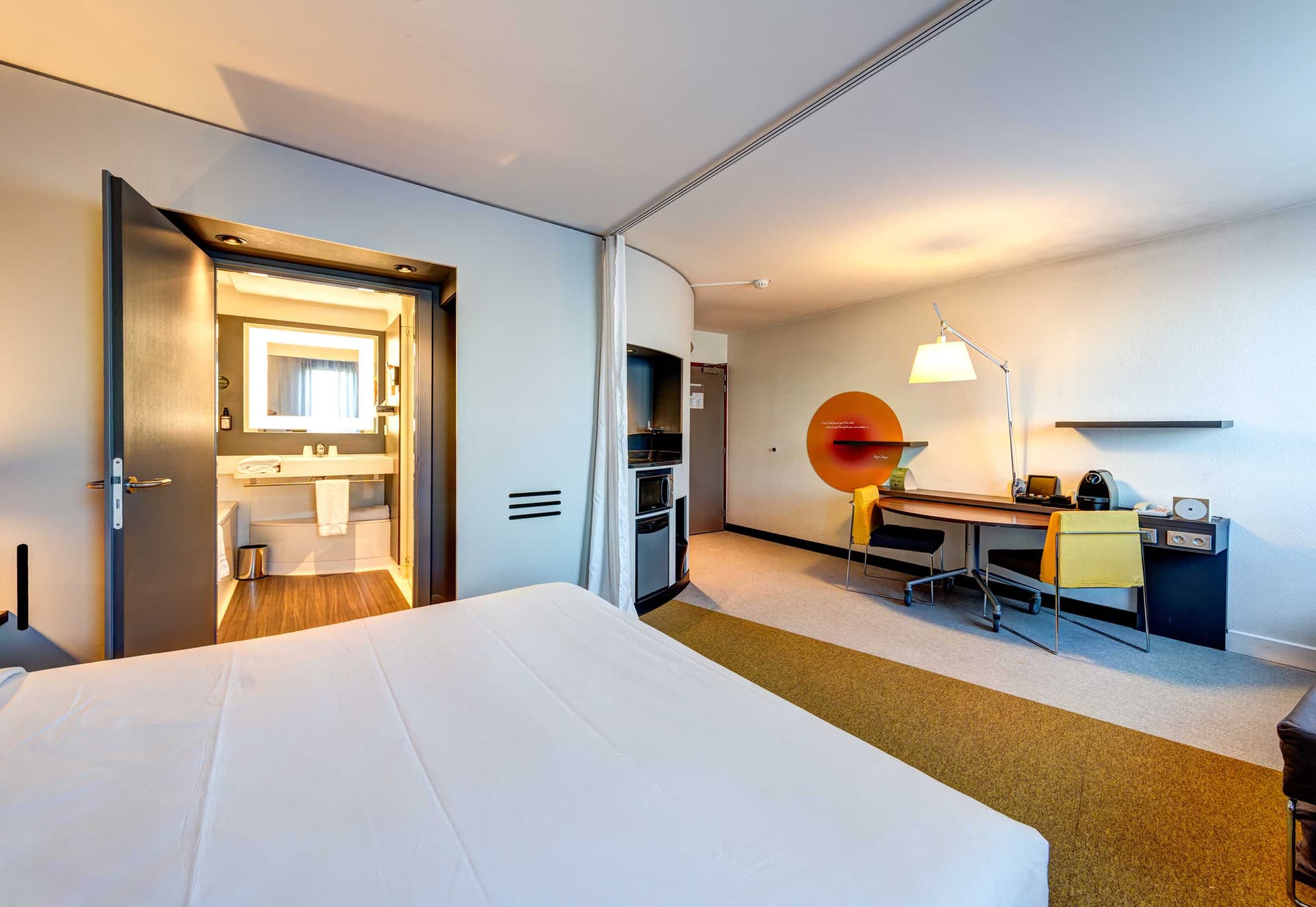 B&B HOME Rueil-Malmaison Gare