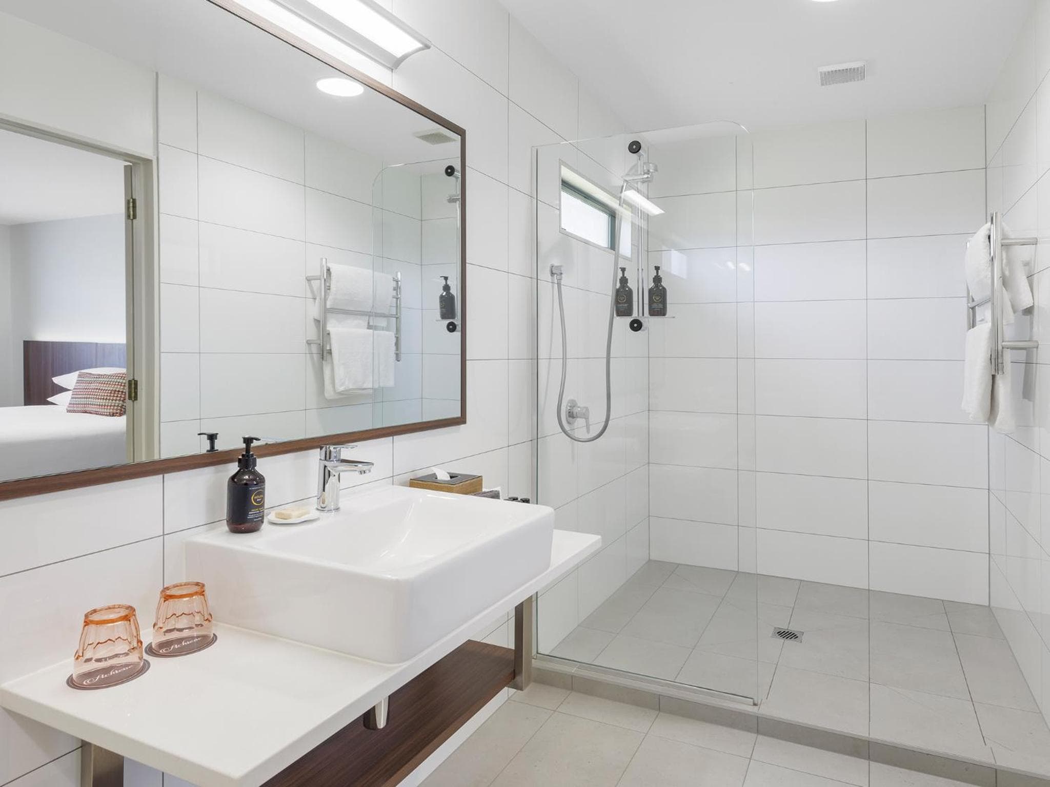 JetPark Hotel Hamilton Airport