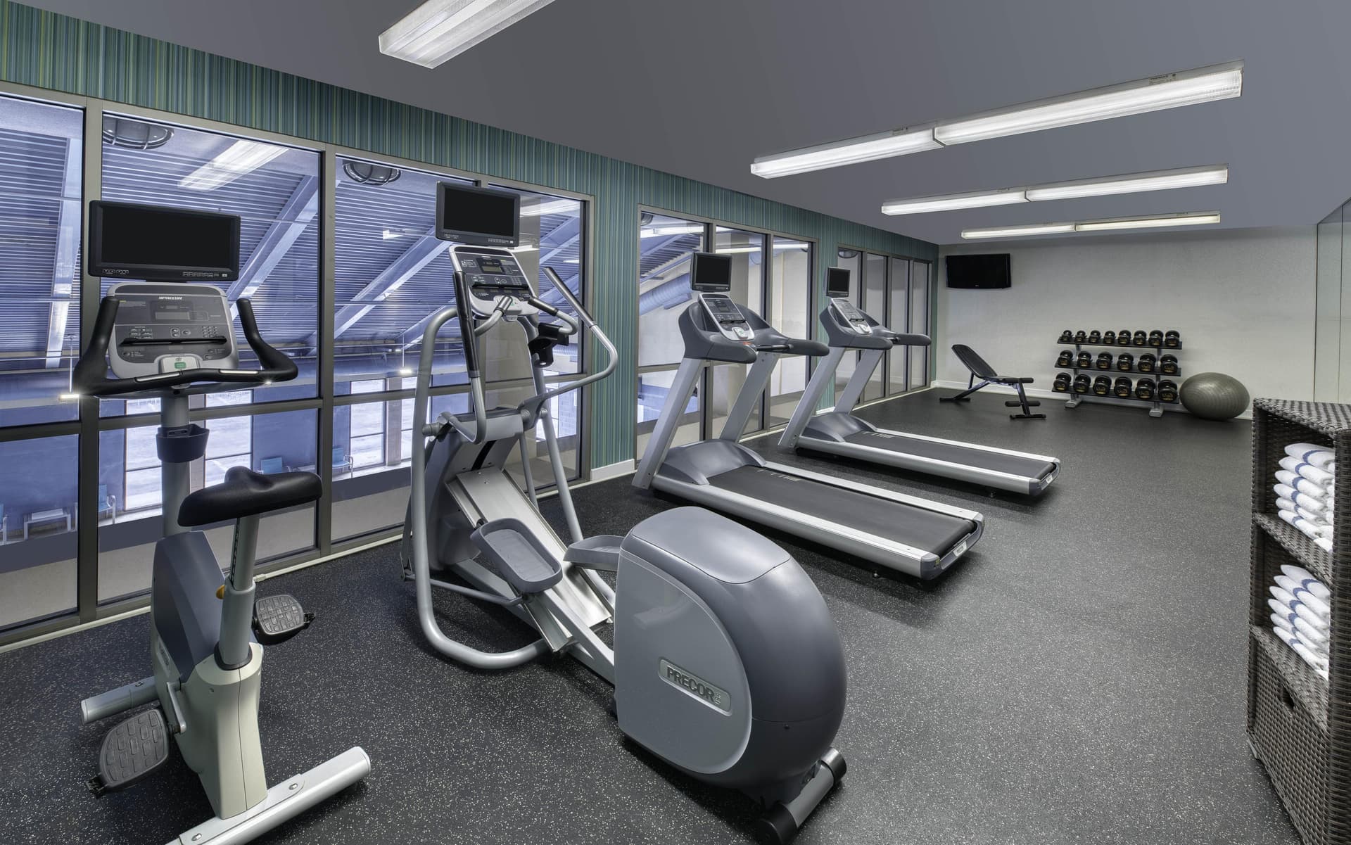 Holiday Inn Express & Suites Mississauga-Toronto Southwest, an IHG Hotel