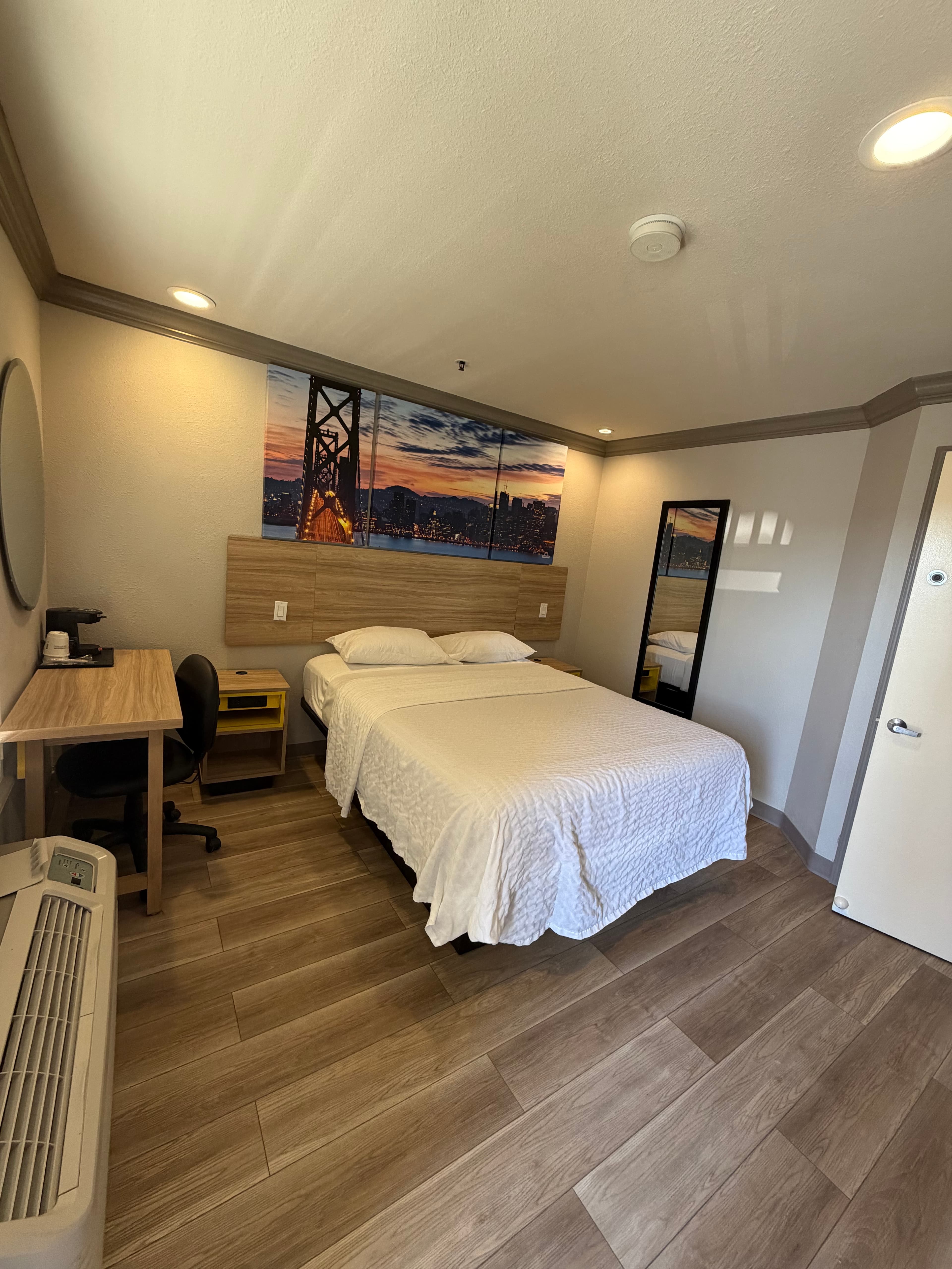 Days Inn by Wyndham San Francisco S/Oyster Point Airport