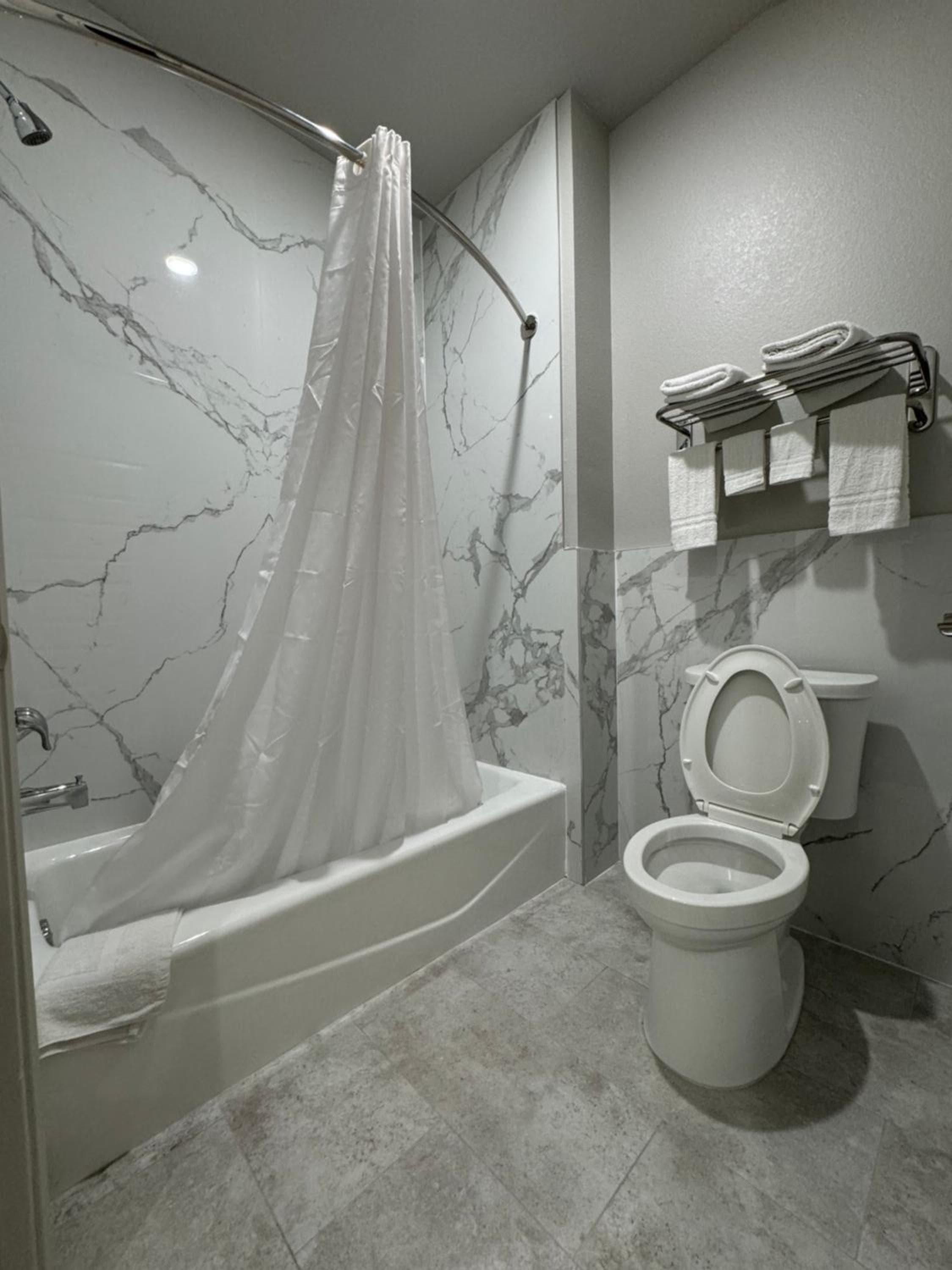 Crystal Inn Gessner - Near Sam Houston Racepark