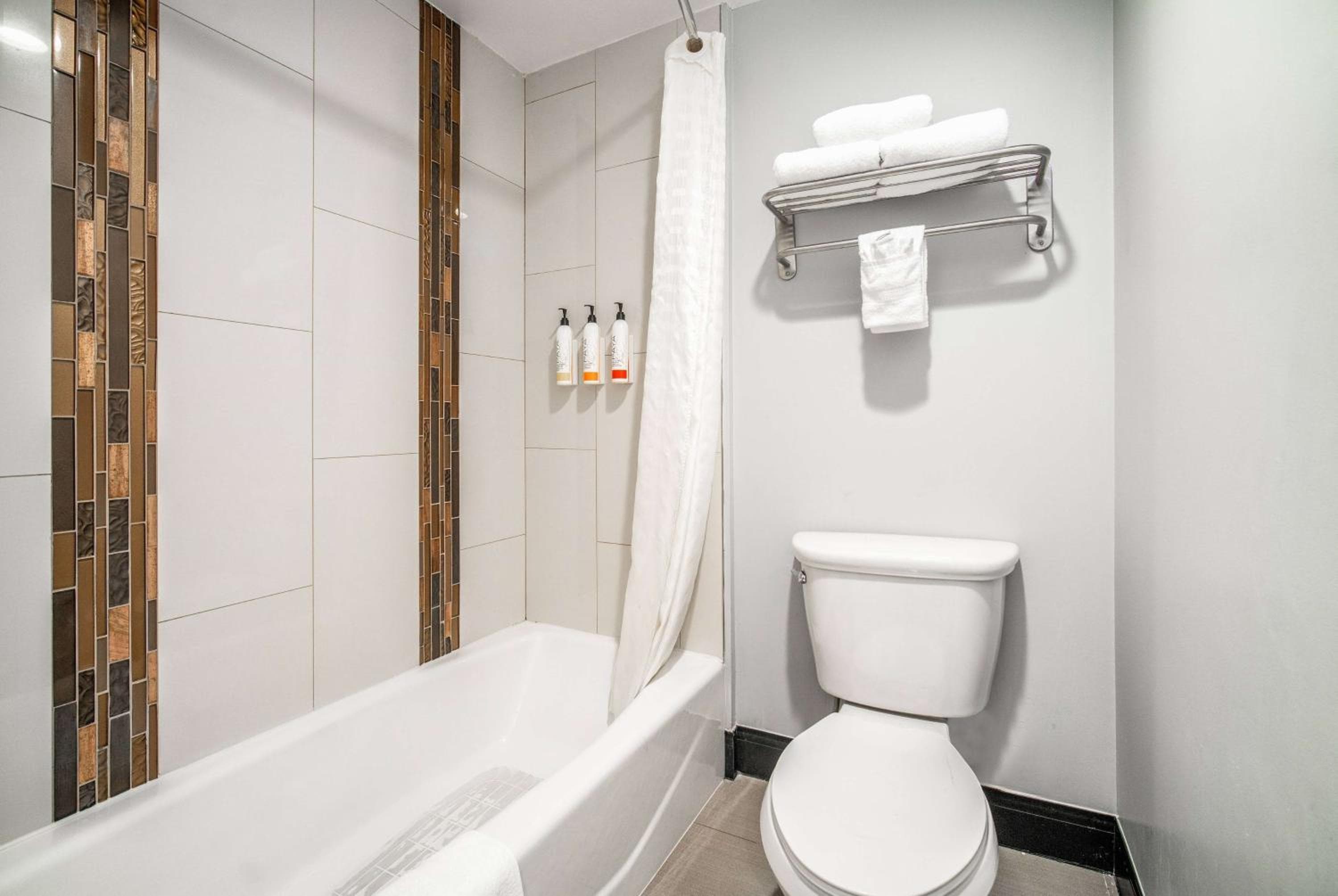 Travelodge Inn & Suites by Wyndham Bell Los Angeles Area