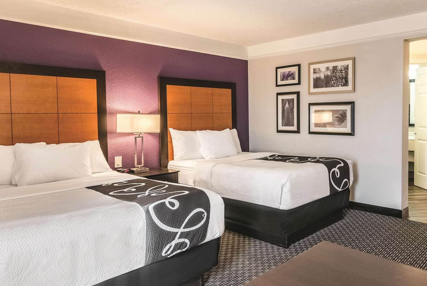 La Quinta Inn & Suites by Wyndham Orlando Airport