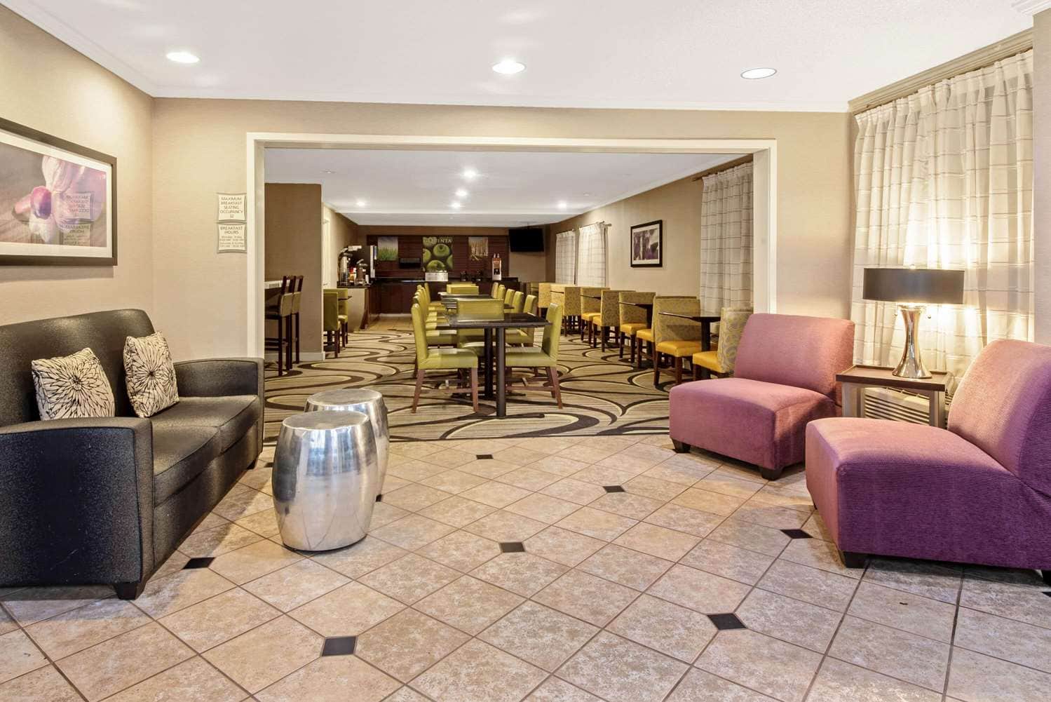 La Quinta by Wyndham Harrisburg Airport Hershey