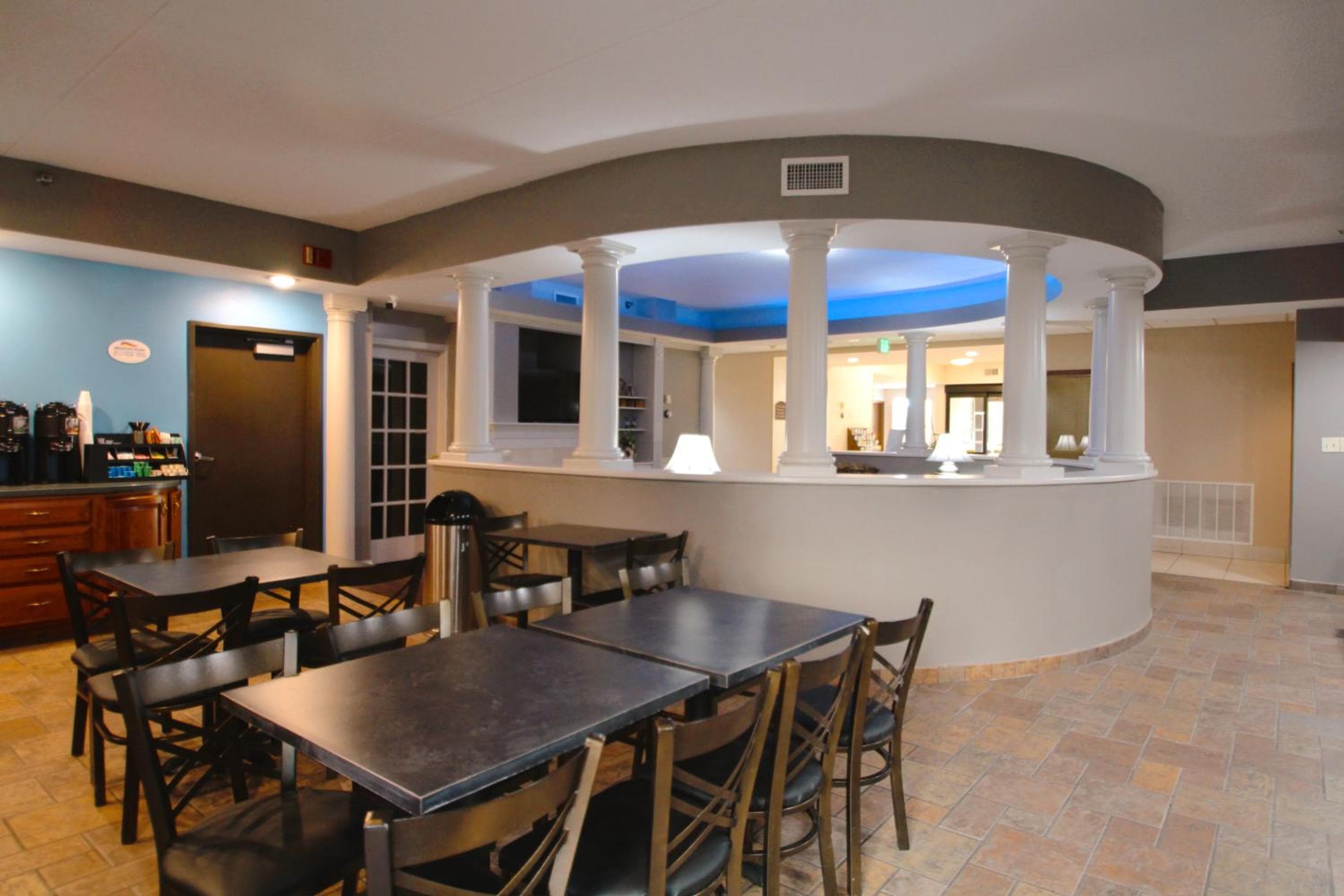 Baymont Inn & Suites by Wyndham Lafayette / Purdue Area