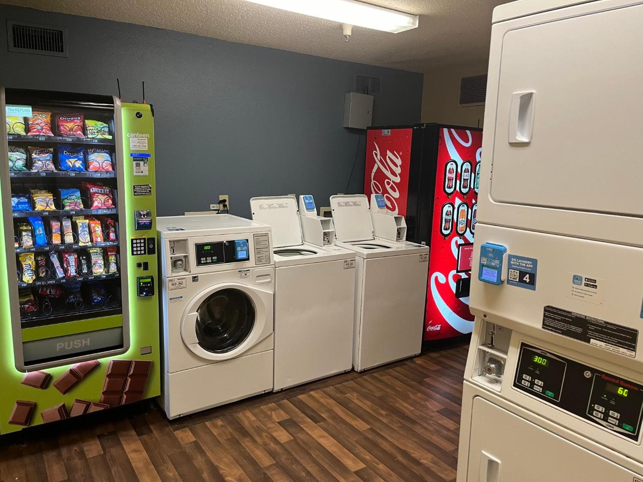 HomeTowne Studios & Suites by Red Roof Greensboro