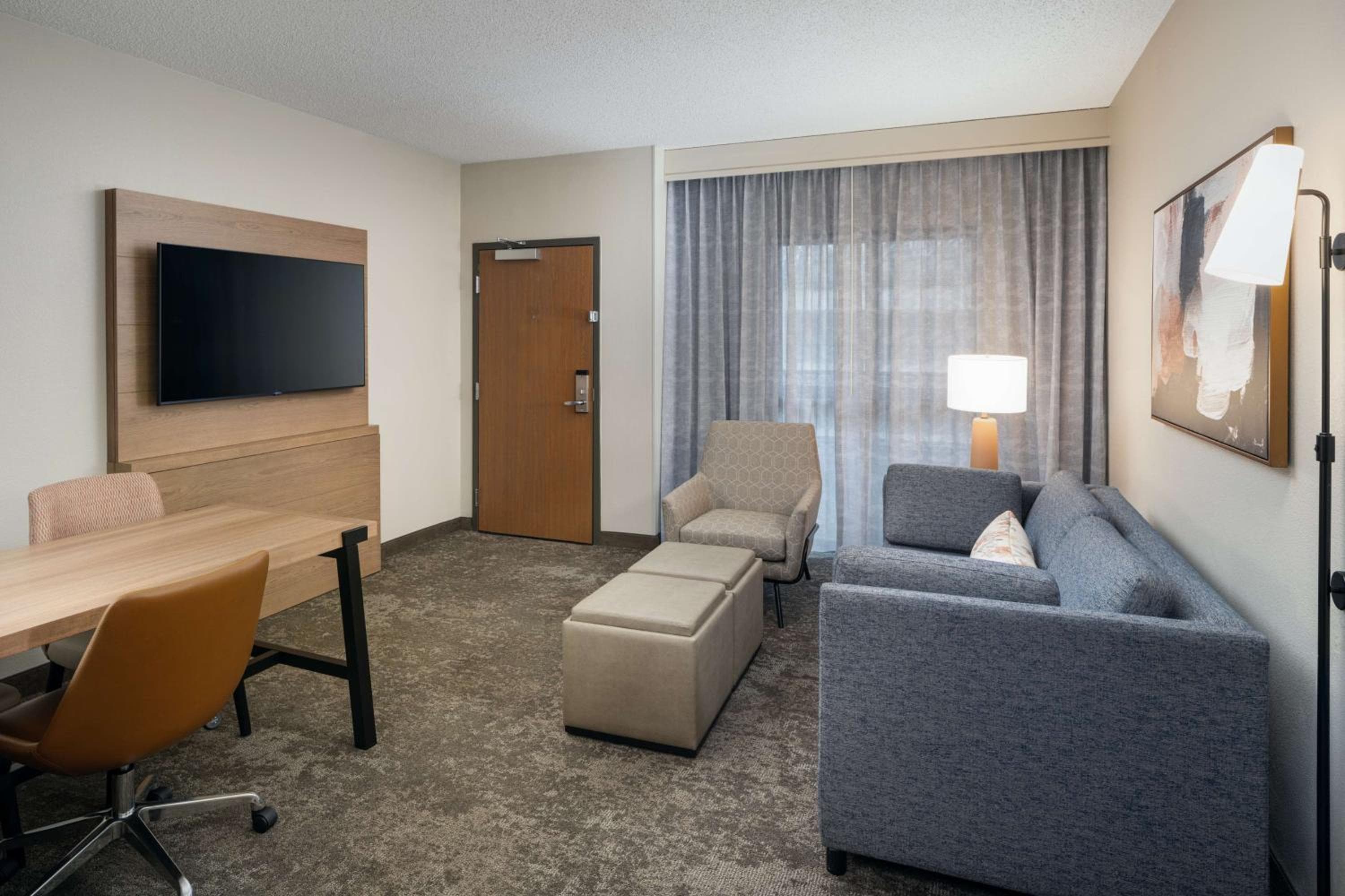 Embassy Suites by Hilton Charleston Airport Hotel & Convention Center