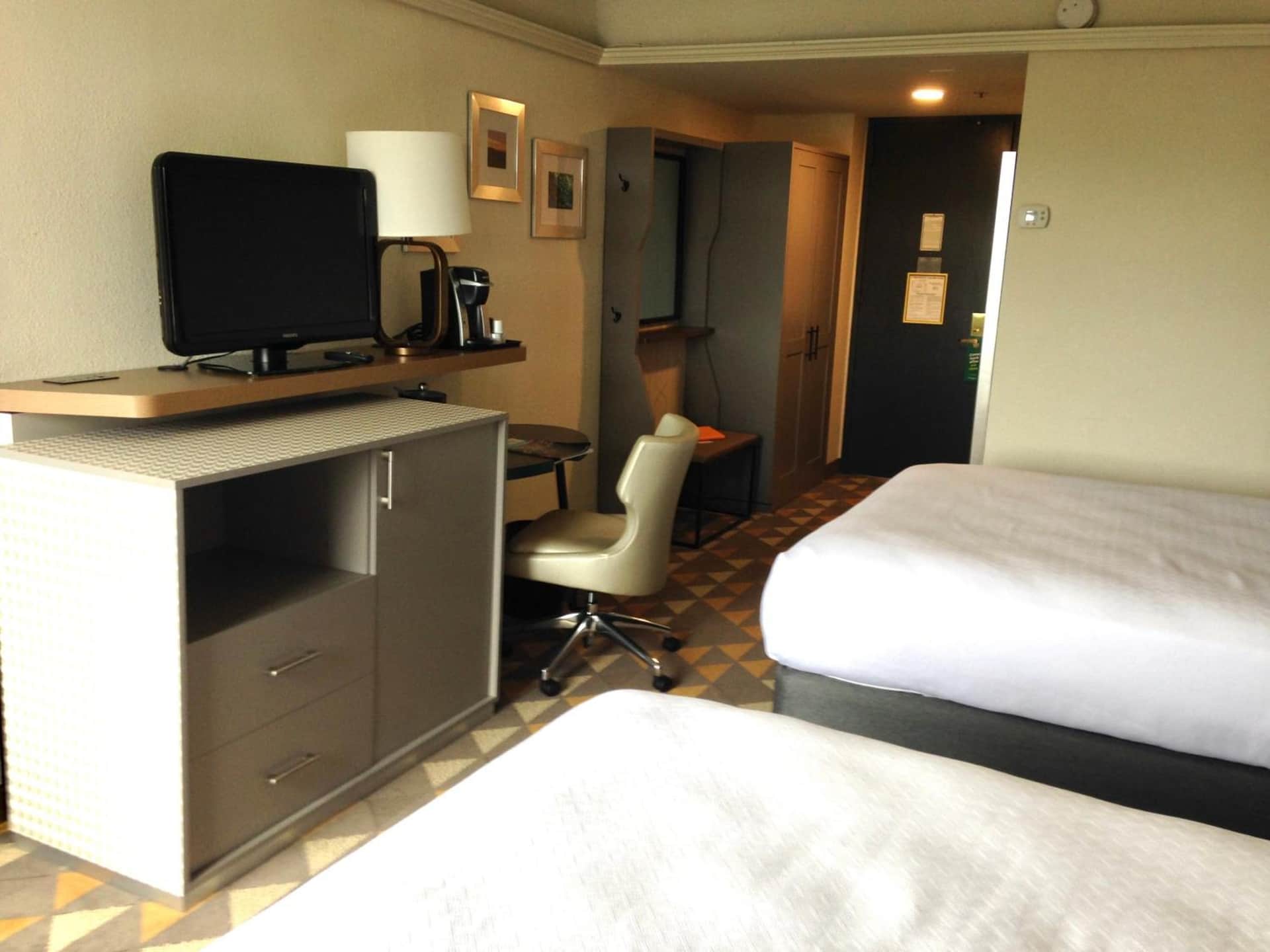 Holiday Inn and Suites Pittsfield-Berkshires