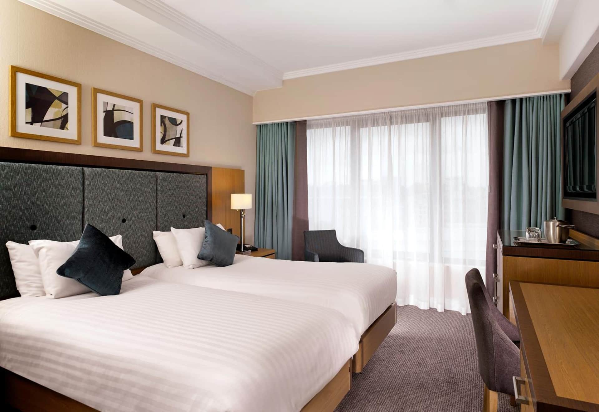DoubleTree by Hilton Woking