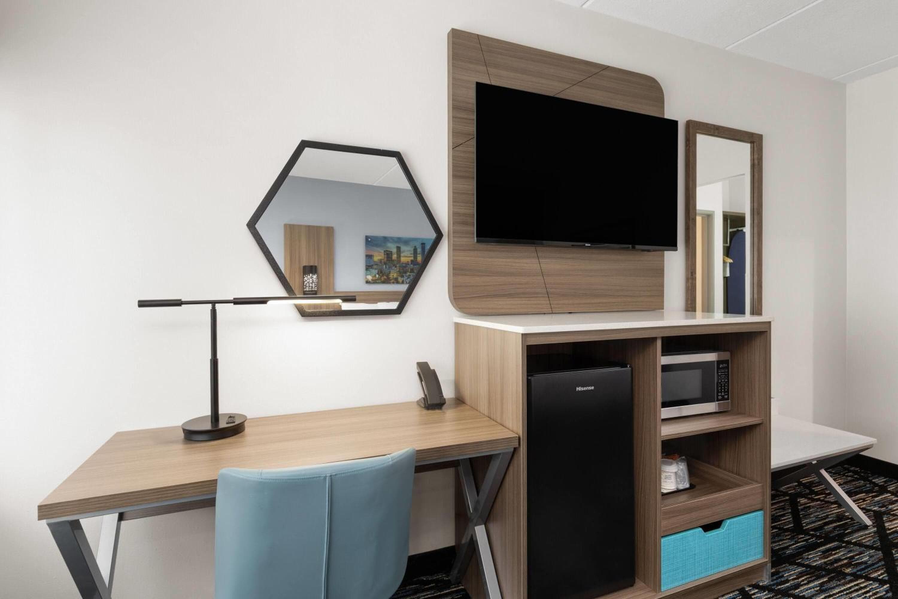 La Quinta Inn & Suites by Wyndham Atlanta Roswell