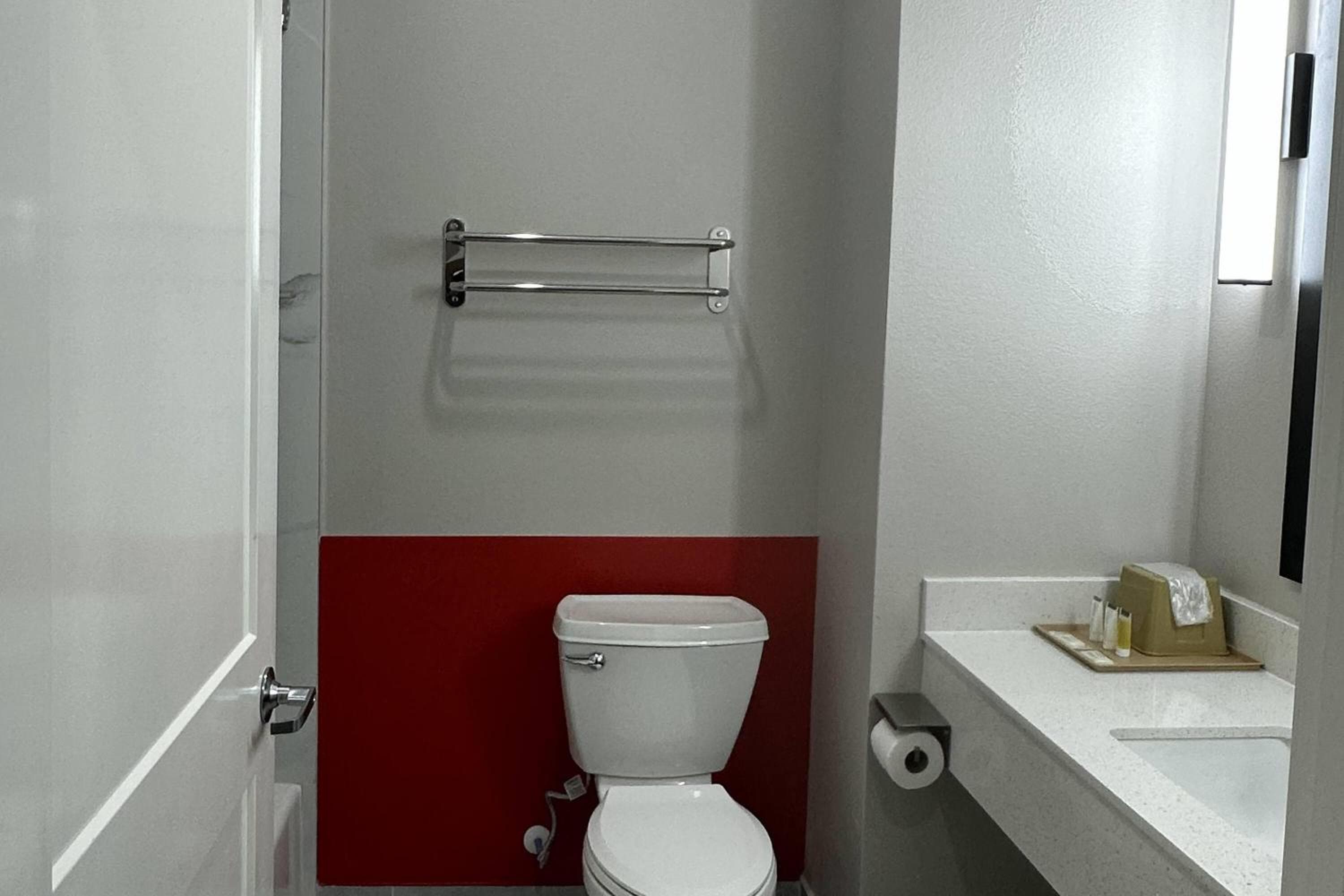 Super 8 By Wyndham Baytown