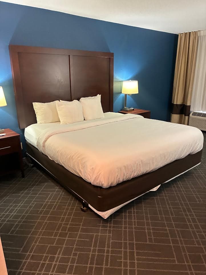 Comfort Inn & Suites Dayton Northwest - Englewood
