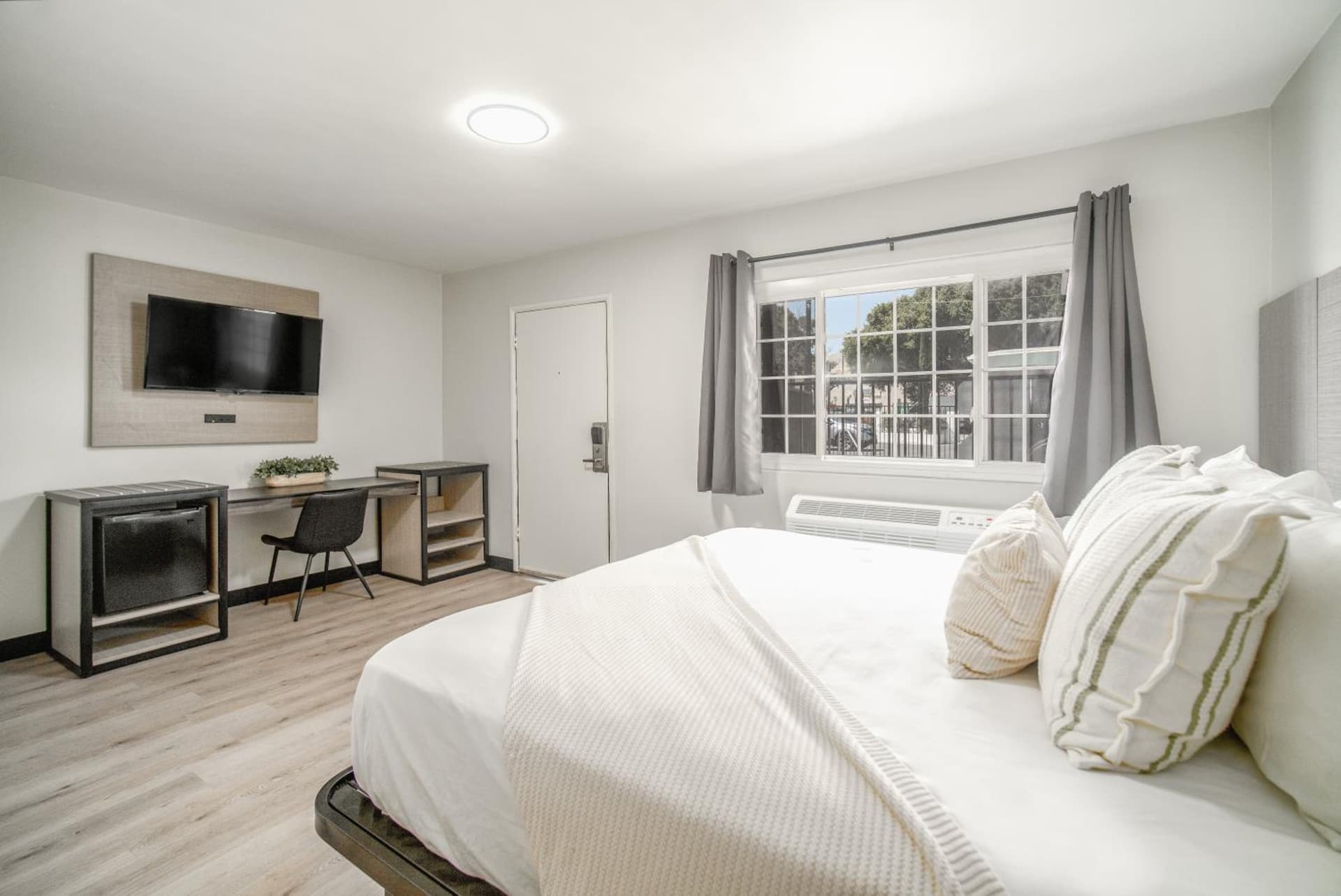 ERTH INN by AGA- San Ysidro