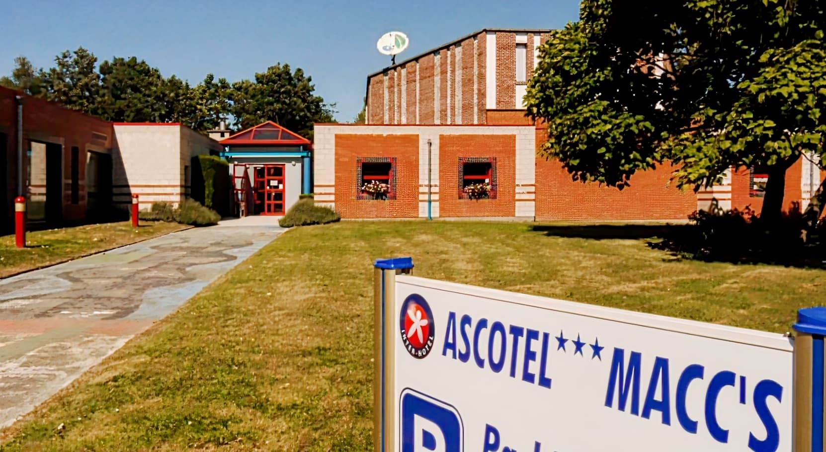 The Originals City Ascotel Lille Grand Stade